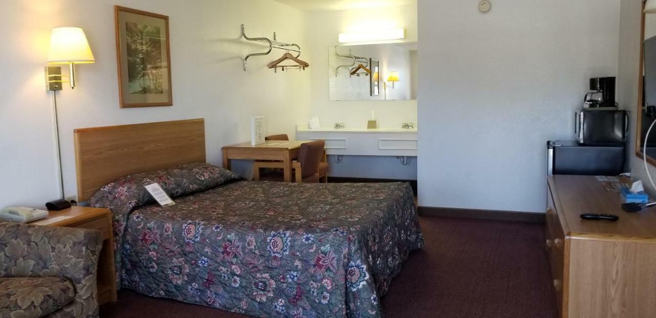 Scenic Rivers Motel 3*
